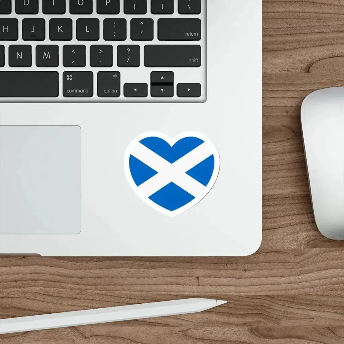Heart Flag of Scotland - STICKER Vinyl Die-Cut Decal - The Sticker Space