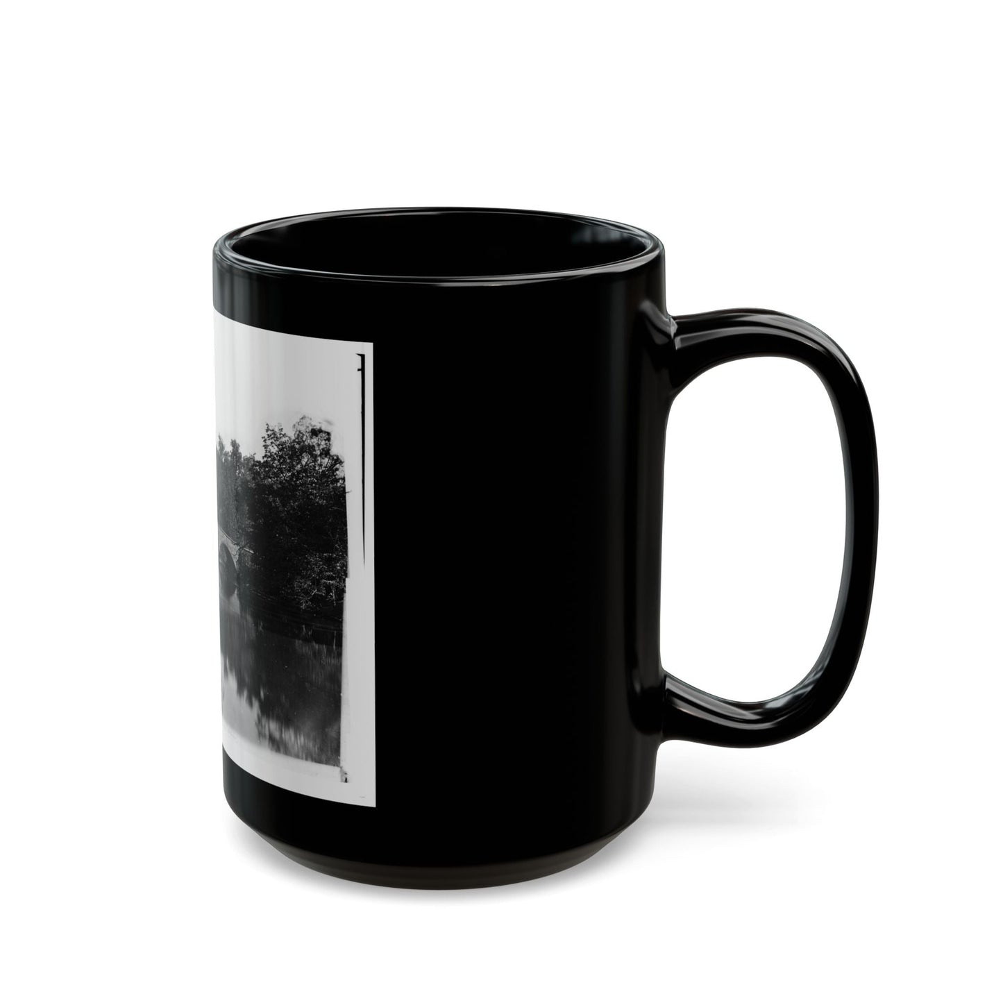 Antietam, Maryland. Antietam Bridge Looking Down Stream (U.S. Civil War) Black Coffee Mug