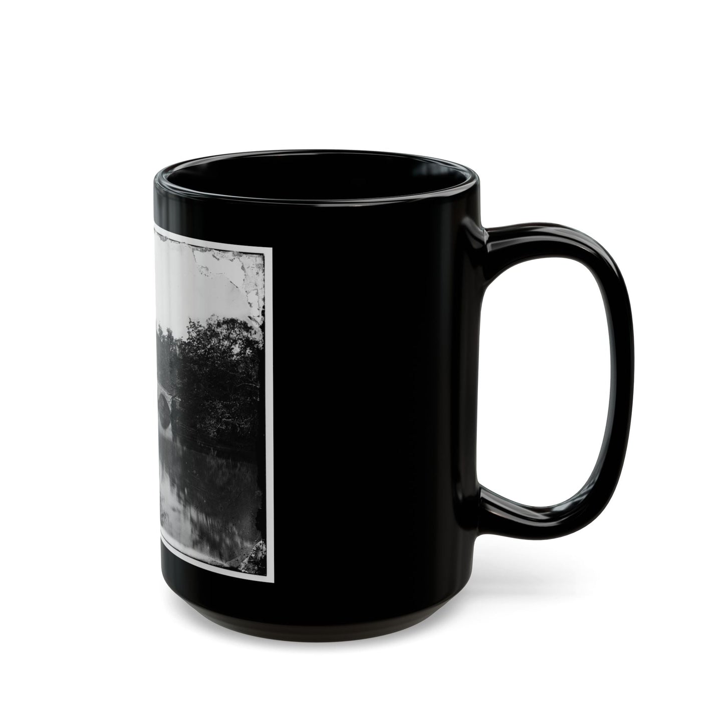 Antietam, Maryland. Antietam Bridge, Looking Down Stream (U.S. Civil War) Black Coffee Mug