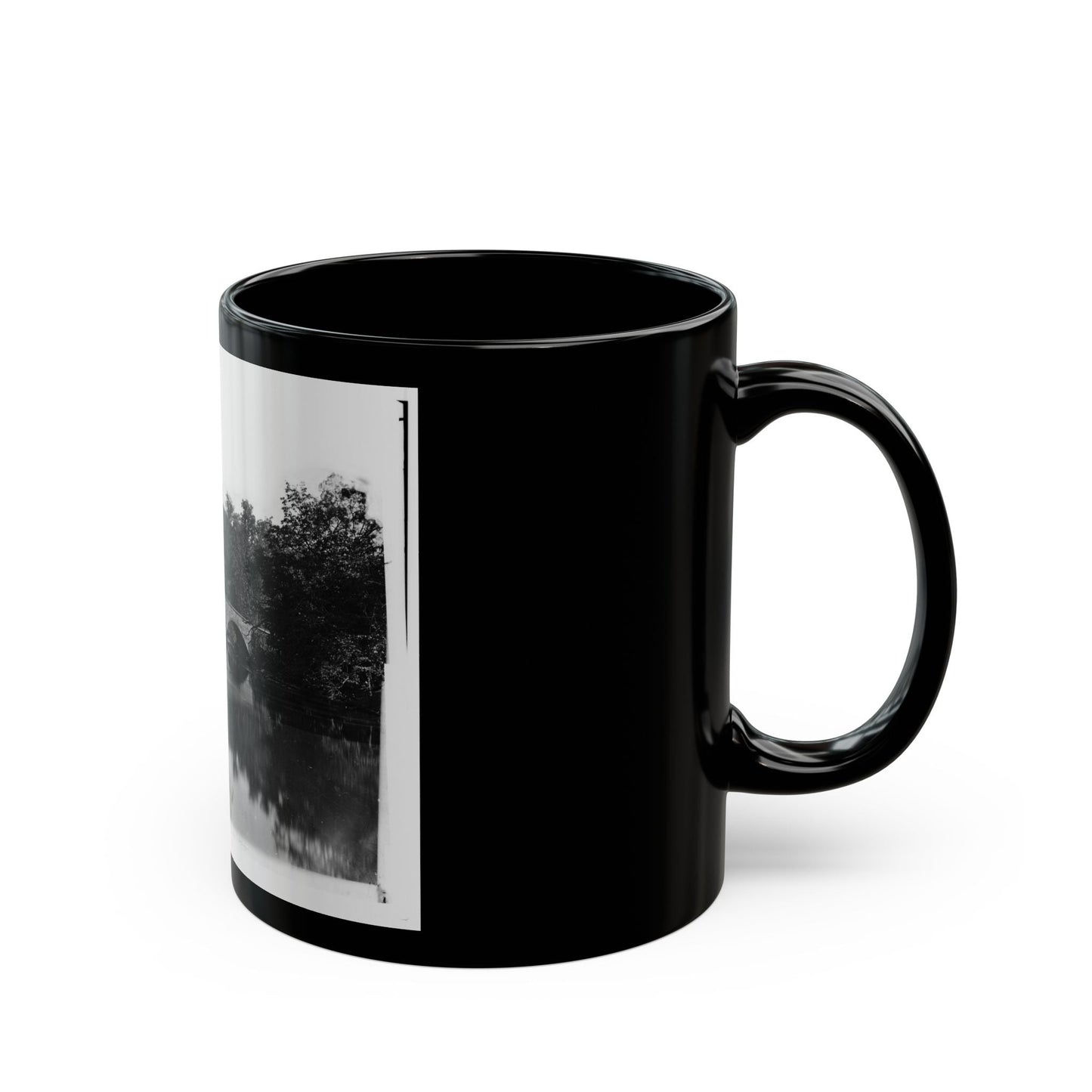 Antietam, Maryland. Antietam Bridge Looking Down Stream (U.S. Civil War) Black Coffee Mug