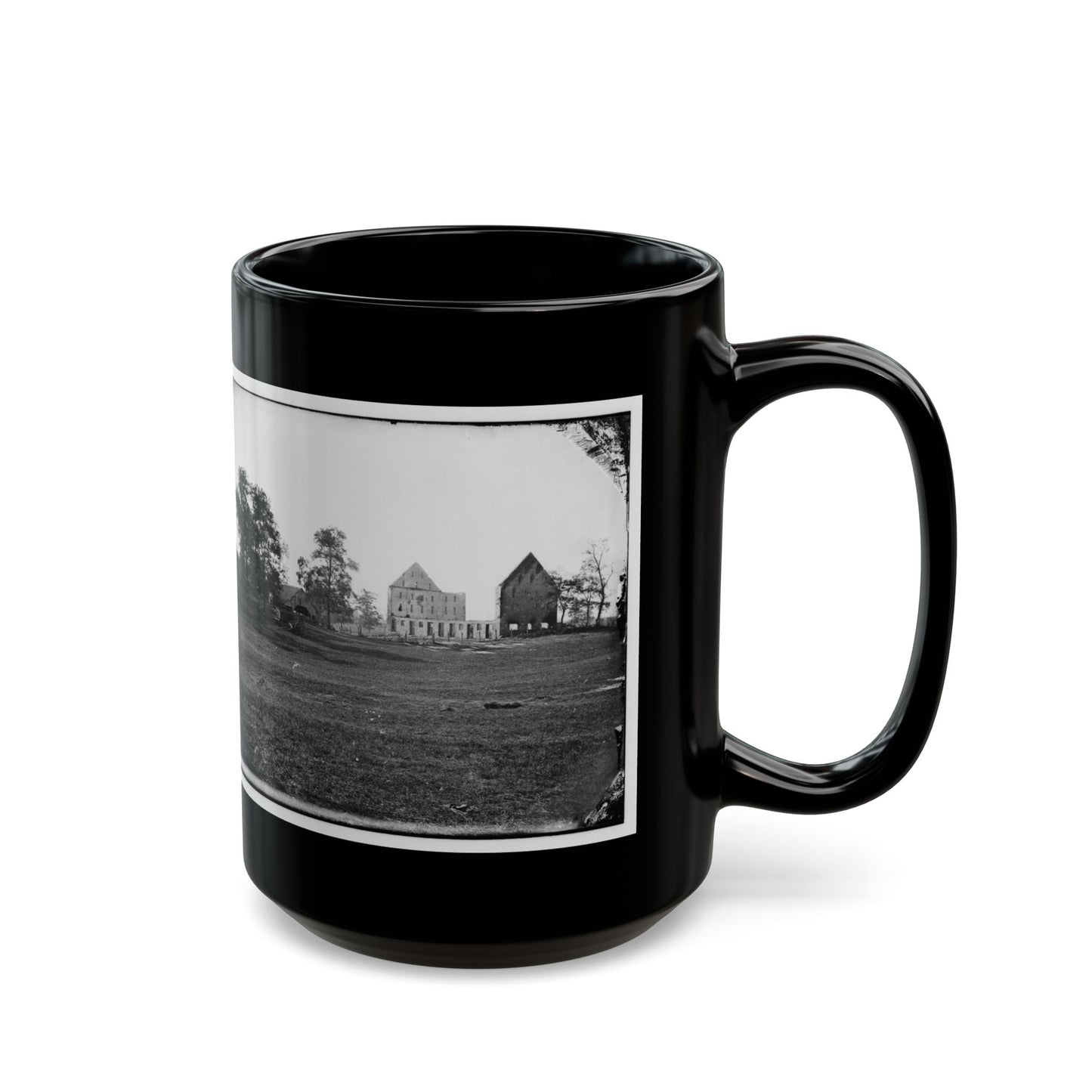 Antietam, Maryland. Real's Barn, Burned By The Bursting Of A Federal Shell At The Battle Of Antietam (U.S. Civil War) Black Coffee Mug