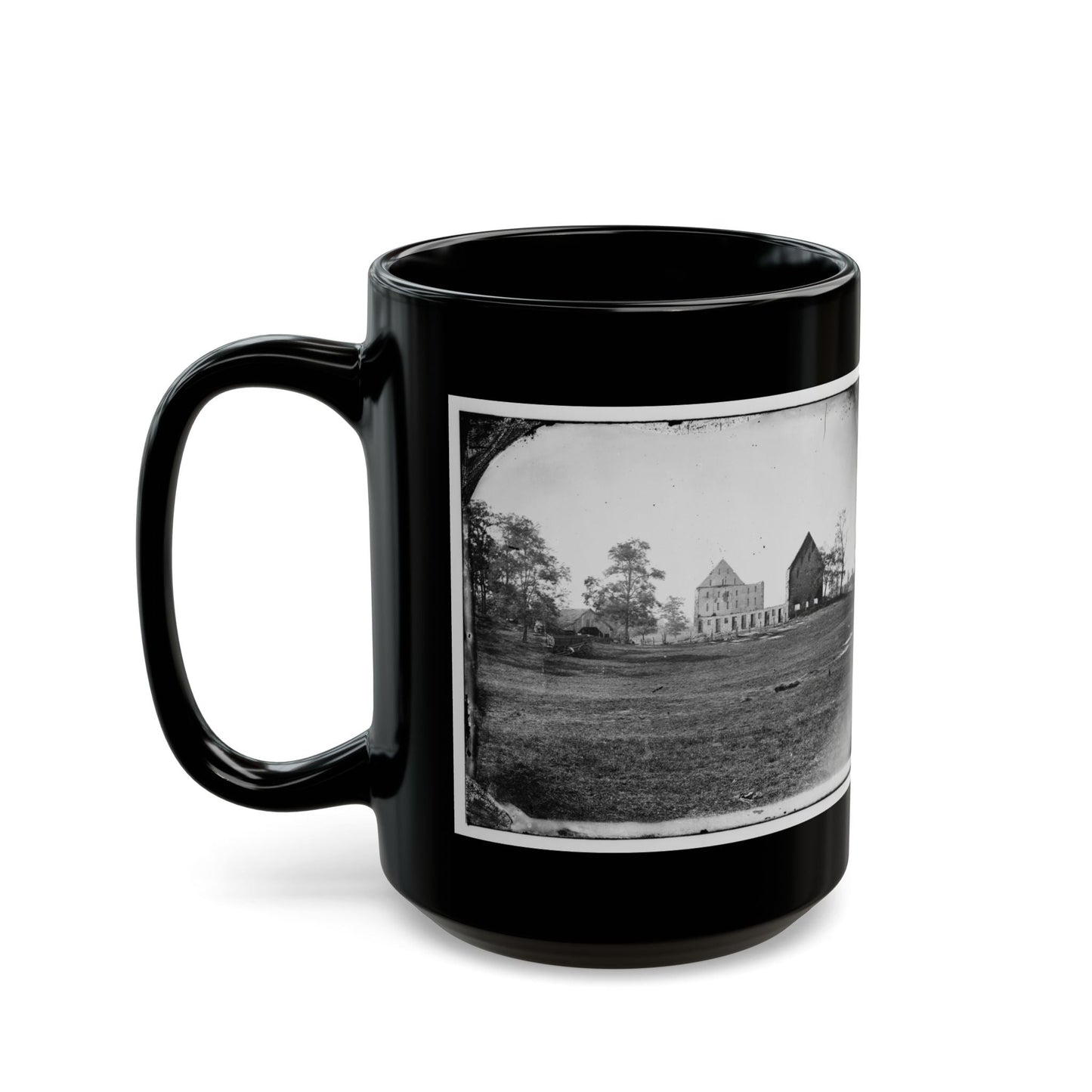 Antietam, Maryland. Real's Barn, Burned By The Bursting Of A Federal Shell At The Battle Of Antietam (U.S. Civil War) Black Coffee Mug