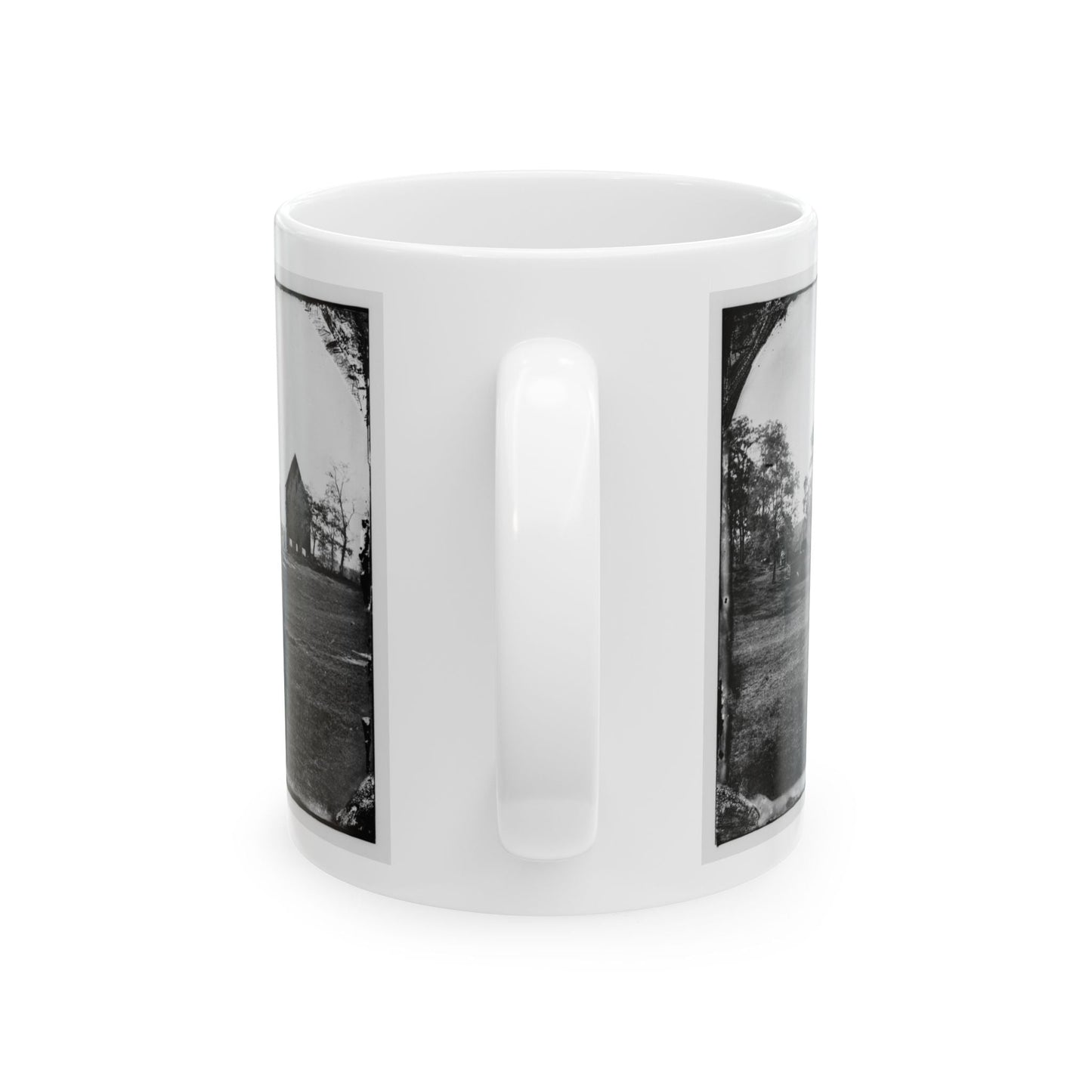 Antietam, Maryland. Real's Barn, Burned By The Bursting Of A Federal Shell At The Battle Of Antietam (U.S. Civil War) White Coffee Mug