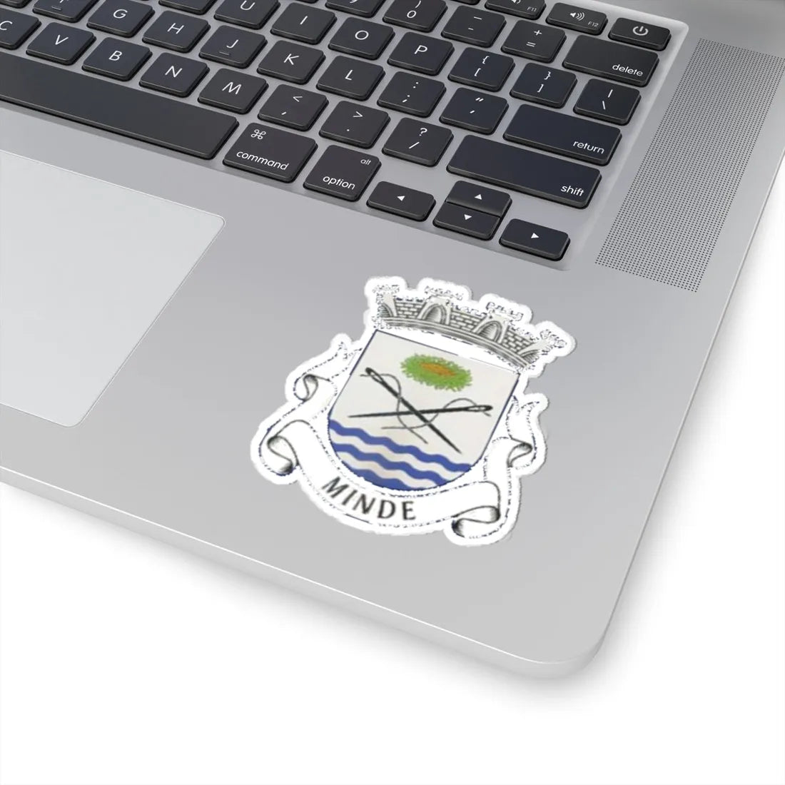 Brasao de Minde cop (Portugal) (Coat of Arms) STICKER Vinyl Kiss-Cut Decal - The Sticker Space