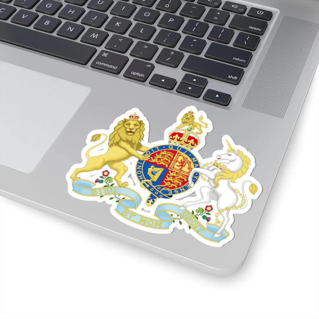 Coat of arms of the United Kingdom 1901 lesser arms (United Kingdom) (Coat of Arms) STICKER Vinyl Kiss-Cut Decal - The Sticker Space