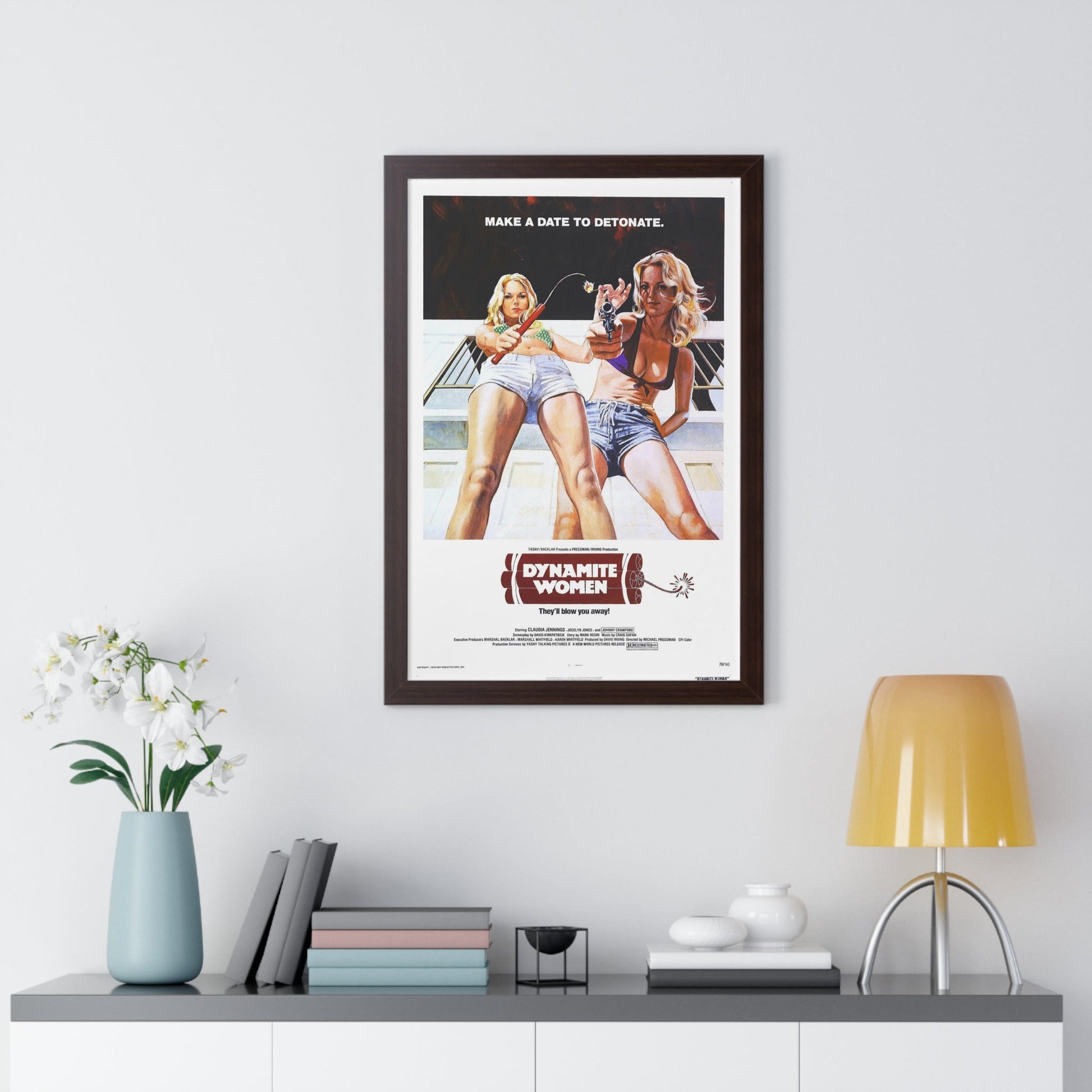 DYNAMITE WOMEN 1976 - Framed Movie Poster-The Sticker Space