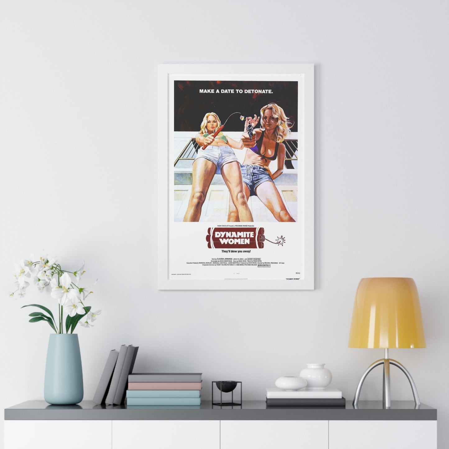 DYNAMITE WOMEN 1976 - Framed Movie Poster-The Sticker Space