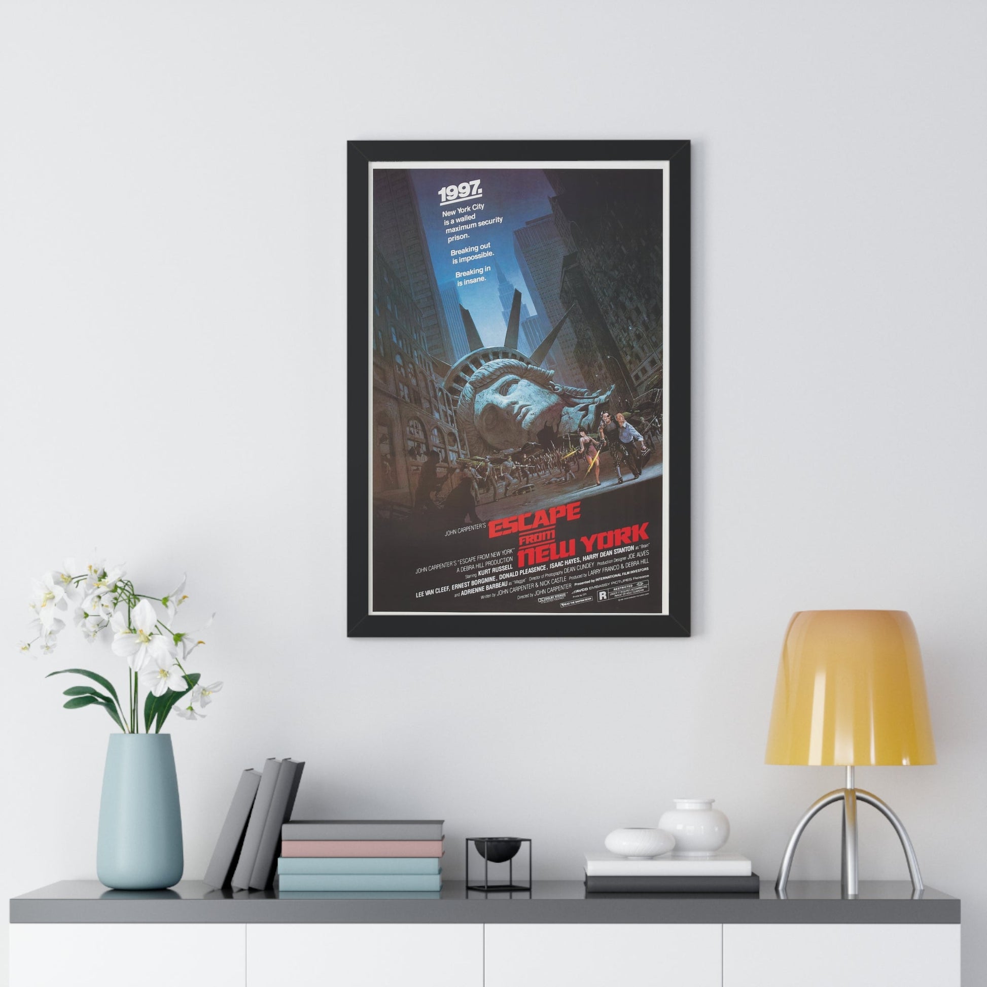 ESCAPE FROM NEW YORK 1981 - Framed Movie Poster-The Sticker Space