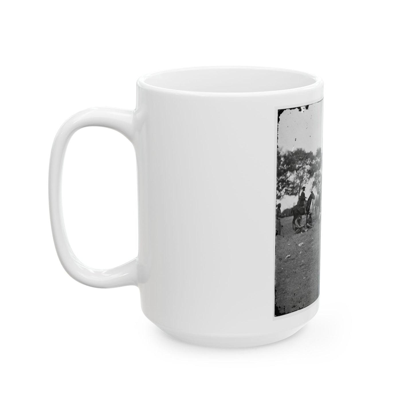 Fredericksburg, Va. Soldiers Filling Canteens (U.S. Civil War) White Coffee Mug