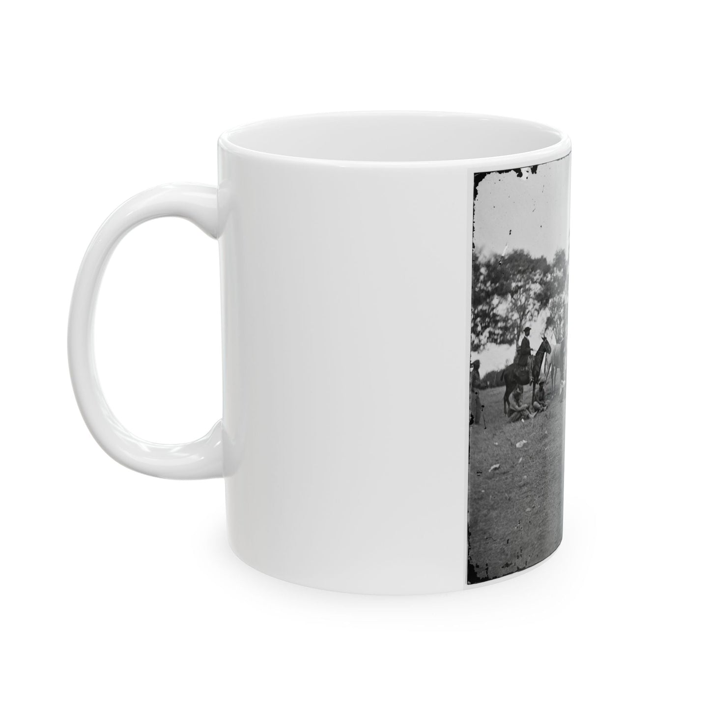 Fredericksburg, Va. Soldiers Filling Canteens (U.S. Civil War) White Coffee Mug