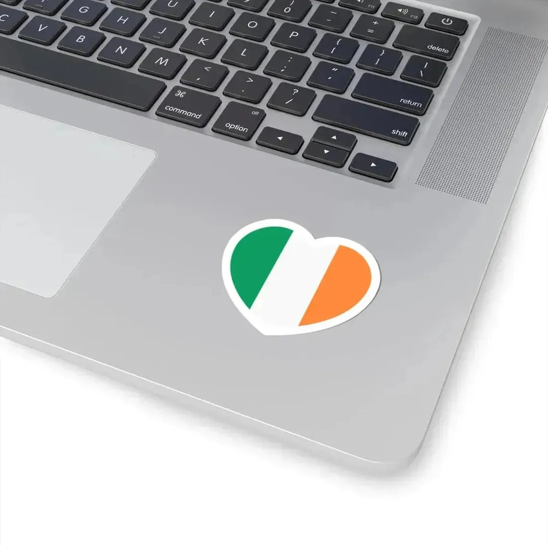 Heart Flag of Ireland - STICKER Vinyl Kiss-Cut Decal - The Sticker Space