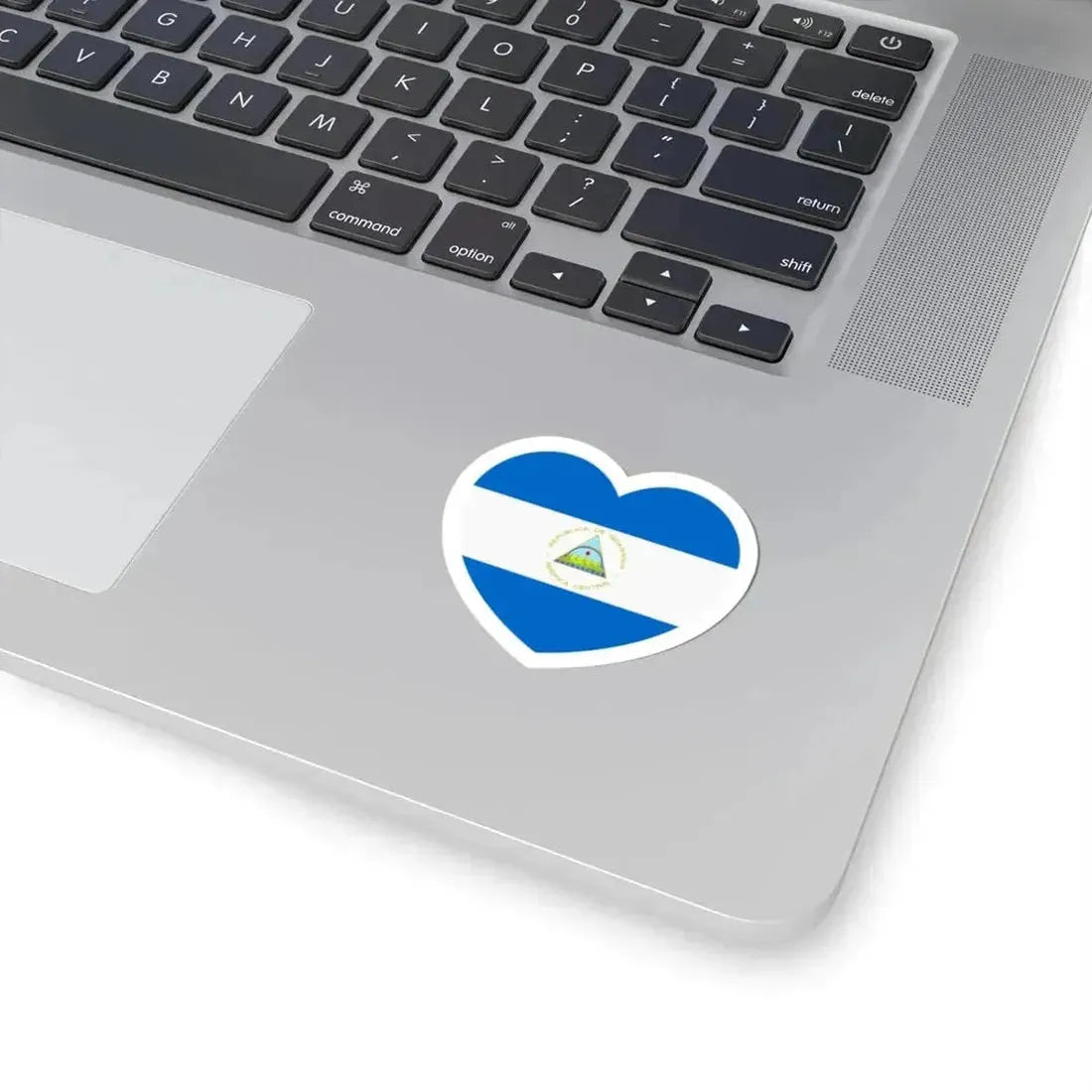 Heart Flag of Nicaragua - STICKER Vinyl Kiss-Cut Decal - The Sticker Space