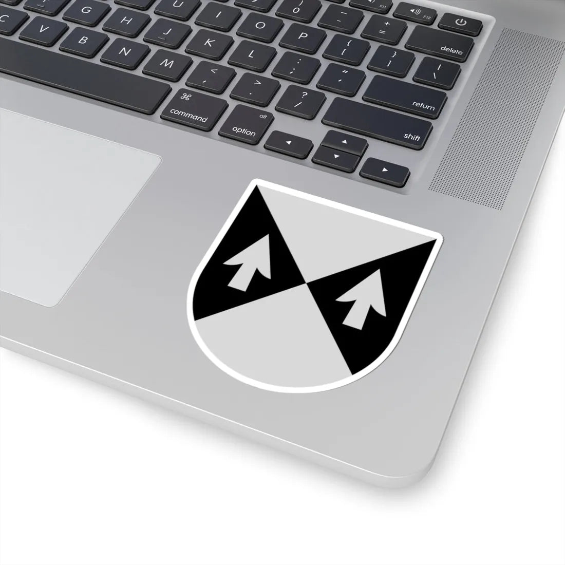 Pihtipudas.vaakuna (Finland) (Coat of Arms) STICKER Vinyl Kiss-Cut Decal - The Sticker Space