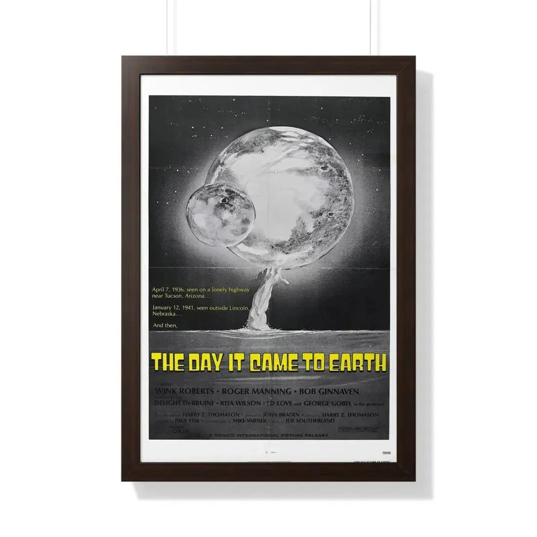 THE DAY IT CAME TO EARTH (2) 1977 - Framed Movie Poster 20" x 30" Walnut - The Sticker Space