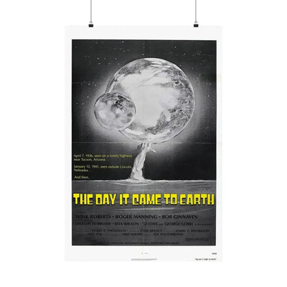 THE DAY IT CAME TO EARTH (2) 1977 - Paper Movie Poster 24″ x 36″ Matte - The Sticker Space