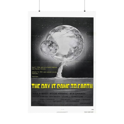 THE DAY IT CAME TO EARTH (2) 1977 - Paper Movie Poster 36" x 54" Matte - The Sticker Space